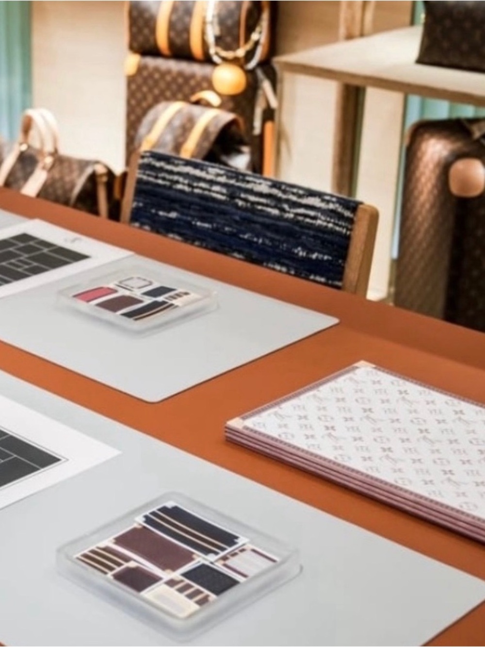 Louis Vuitton Event Craft Folder - Picture 4 of 11